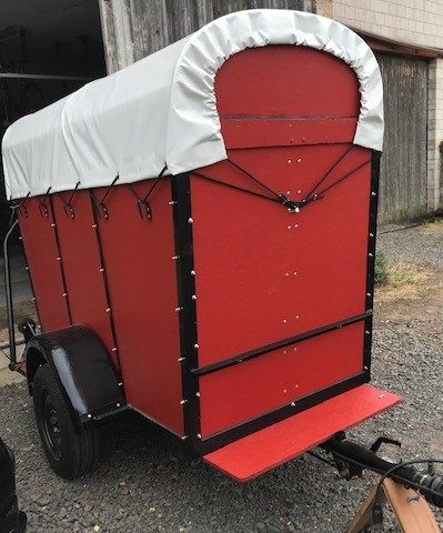 Anhänger rot Front